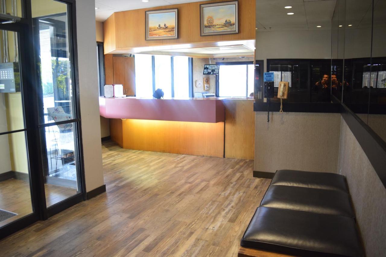 Venture Inn Hotel Saskatoon Buitenkant foto