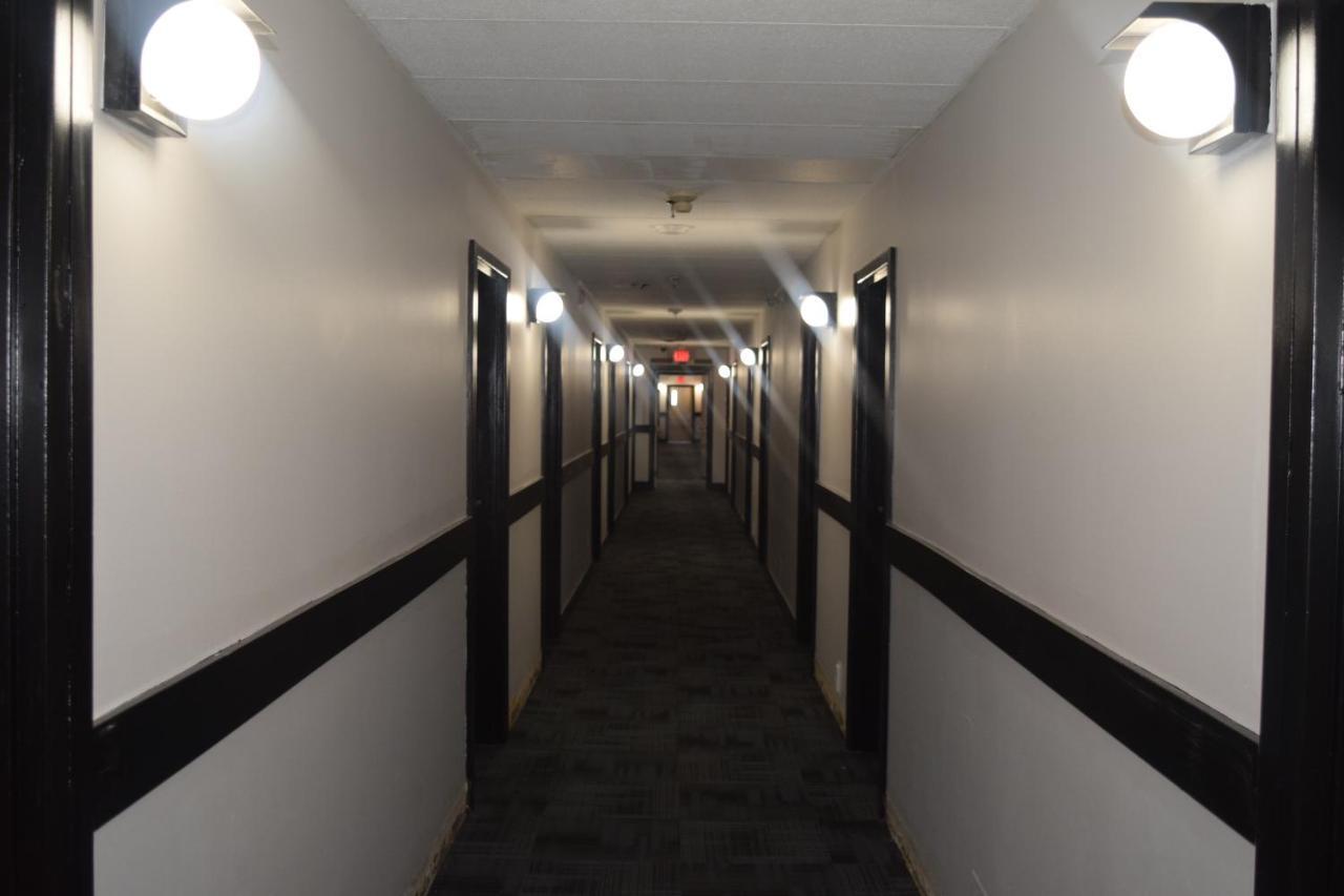 Venture Inn Hotel Saskatoon Buitenkant foto