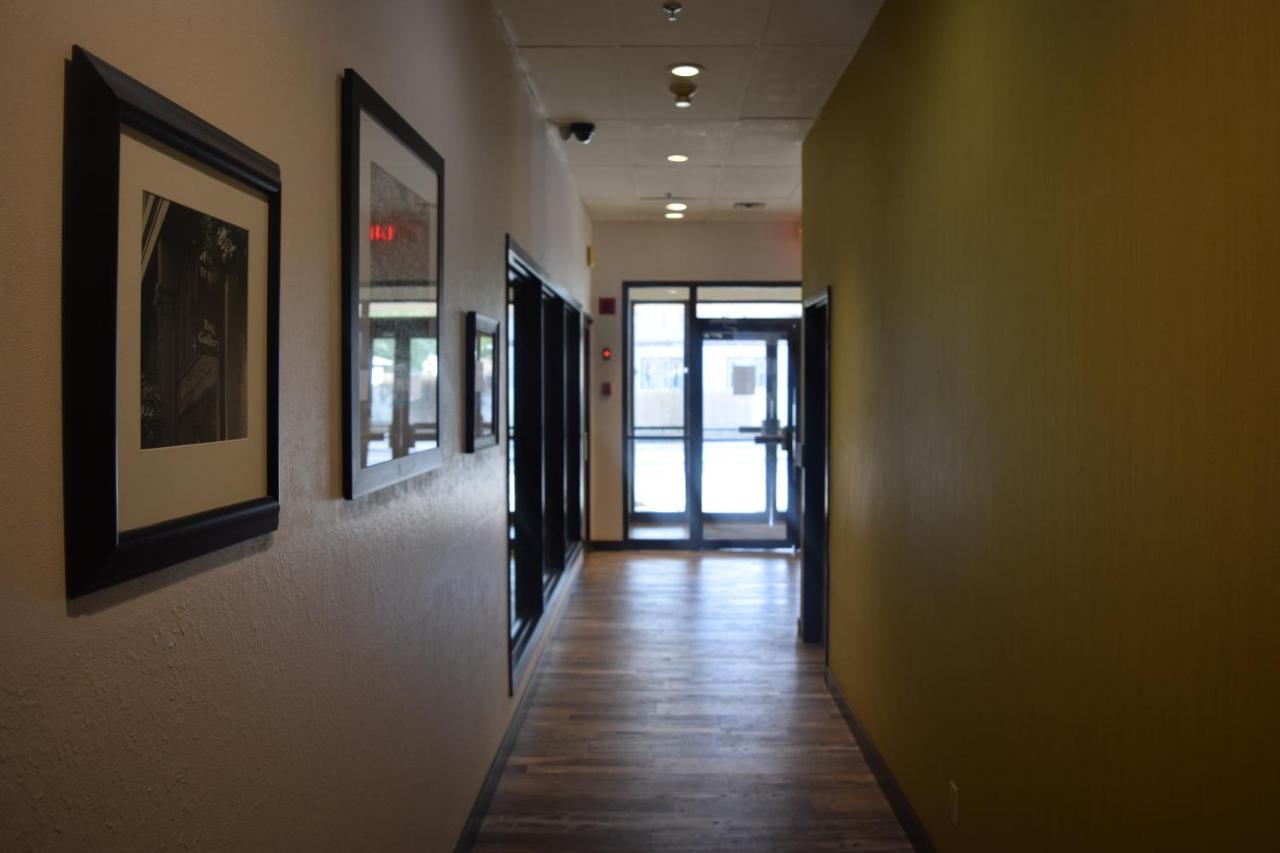 Venture Inn Hotel Saskatoon Buitenkant foto